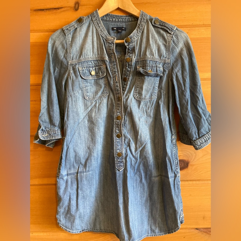 GAP • XS light blue denim top, EUC • cotton, natural rinse dyed, pullover